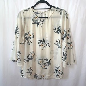 Pleione Floral Bell Sleeve Blouse Size Medium